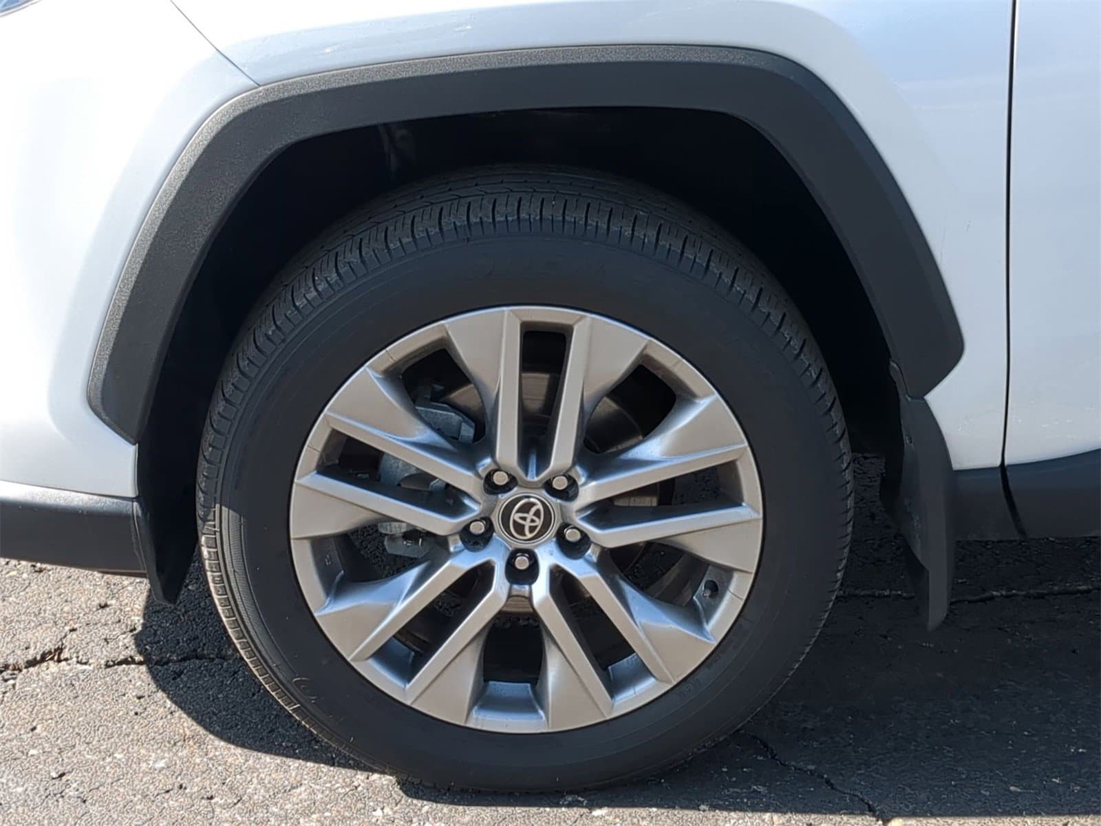 Thumbnail: 2024 Toyota RAV4 - 21