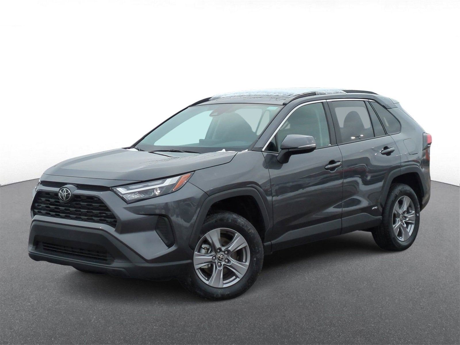 2025 Toyota RAV4 XLE's photo