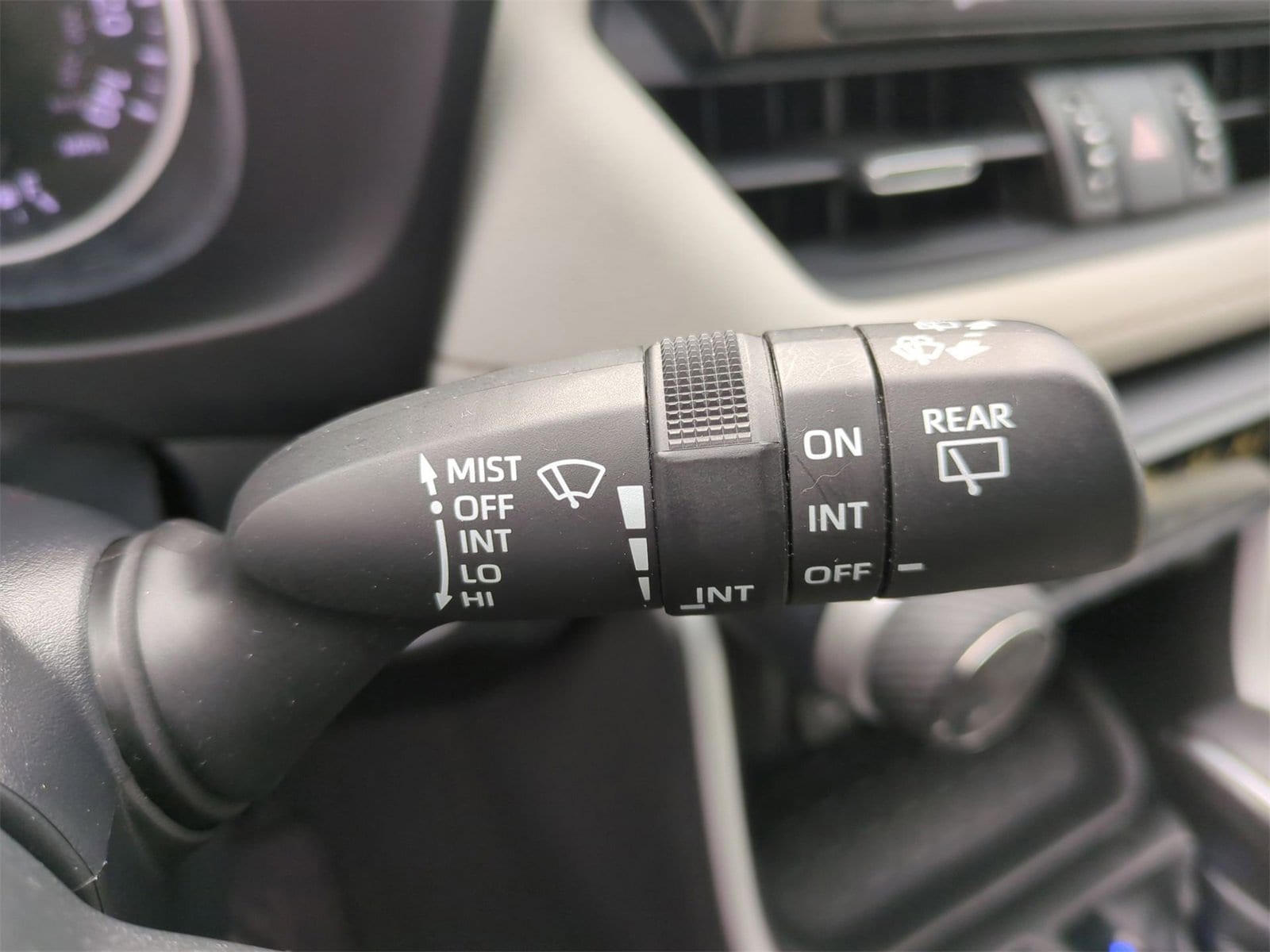 Thumbnail: 2020 Toyota RAV4 - 26