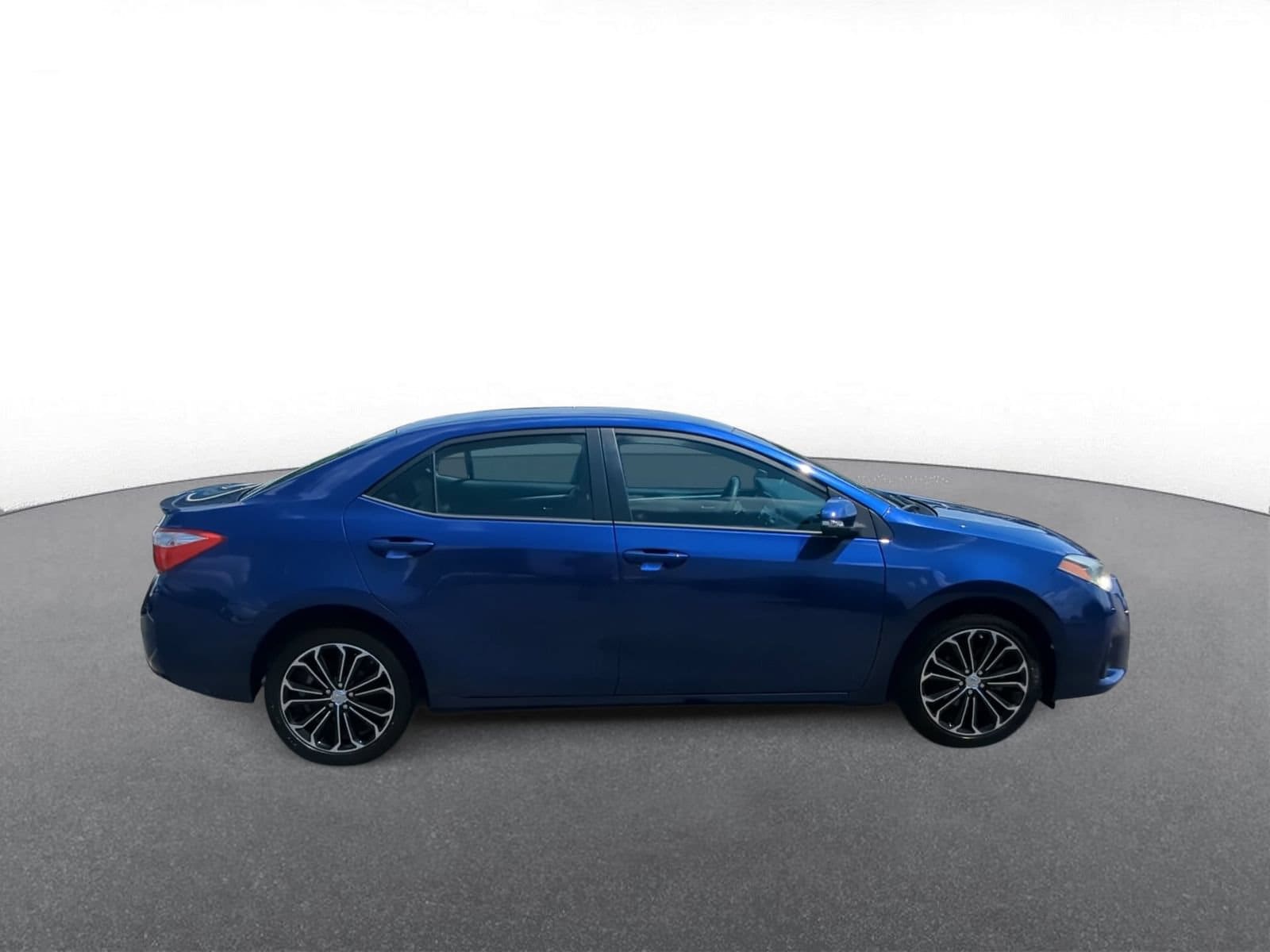 Thumbnail: 2016 Toyota Corolla - 9