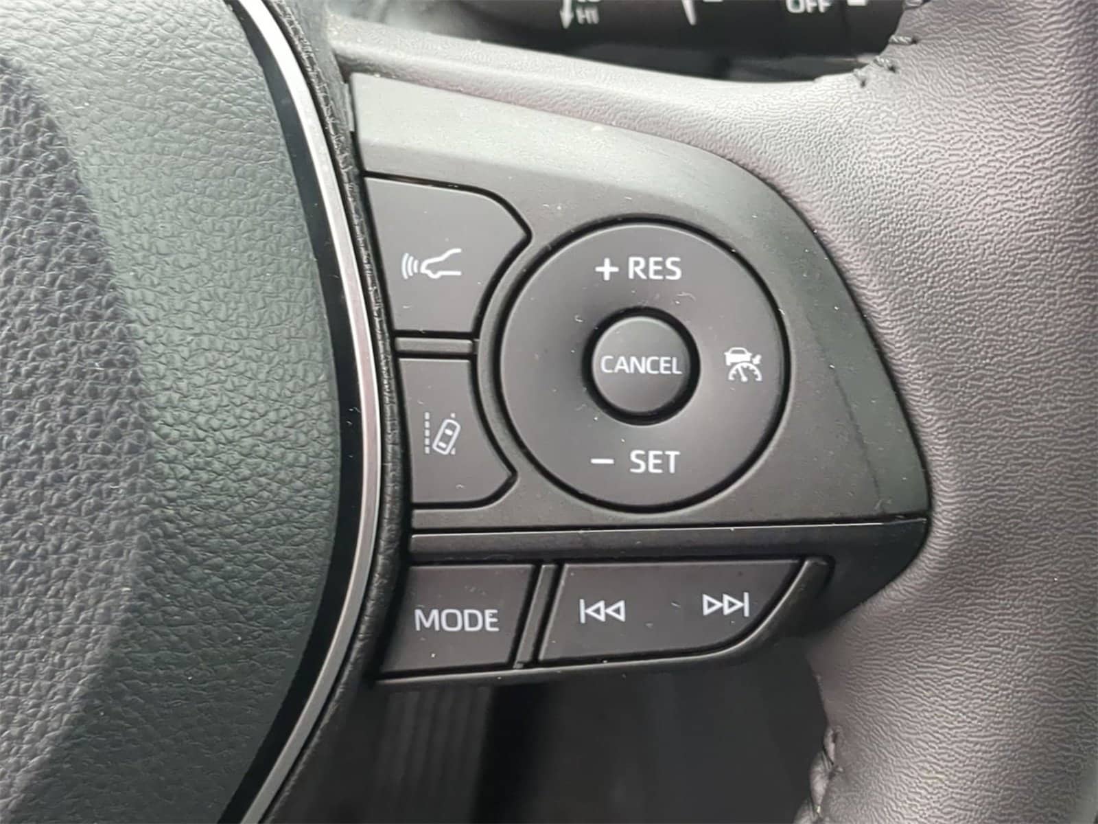 Thumbnail: 2023 Toyota RAV4 - 31