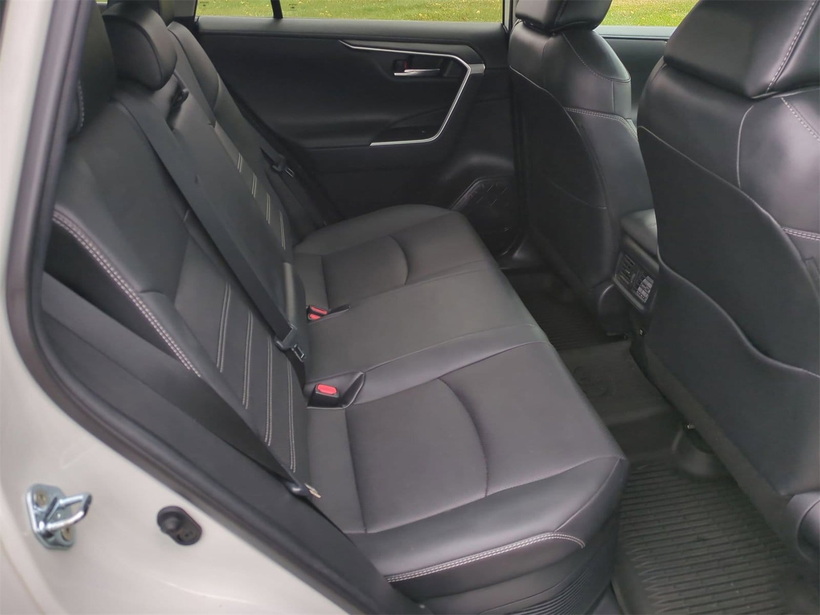 Thumbnail: 2021 Toyota RAV4 - 21