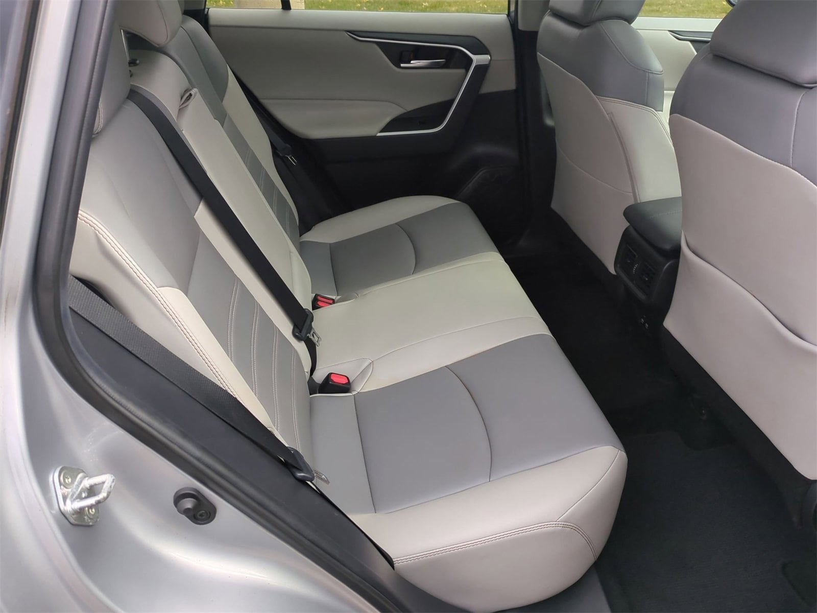 Thumbnail: 2020 Toyota RAV4 - 21