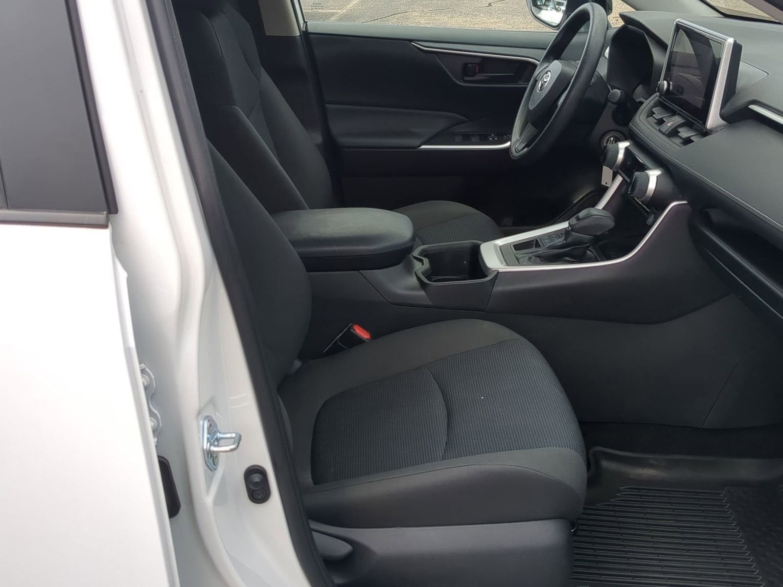 Thumbnail: 2023 Toyota RAV4 - 21