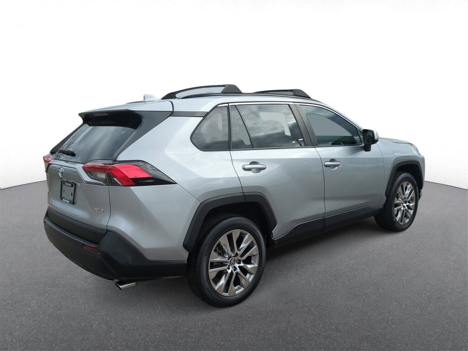 Thumbnail: 2020 Toyota RAV4 - 8
