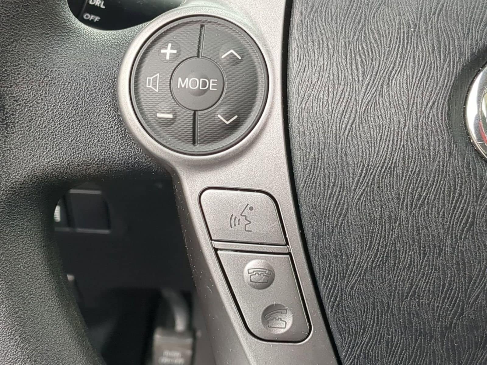 Thumbnail: 2017 Toyota Prius v - 23