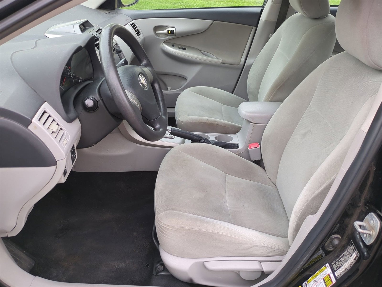 Thumbnail: 2013 Toyota Corolla - 15