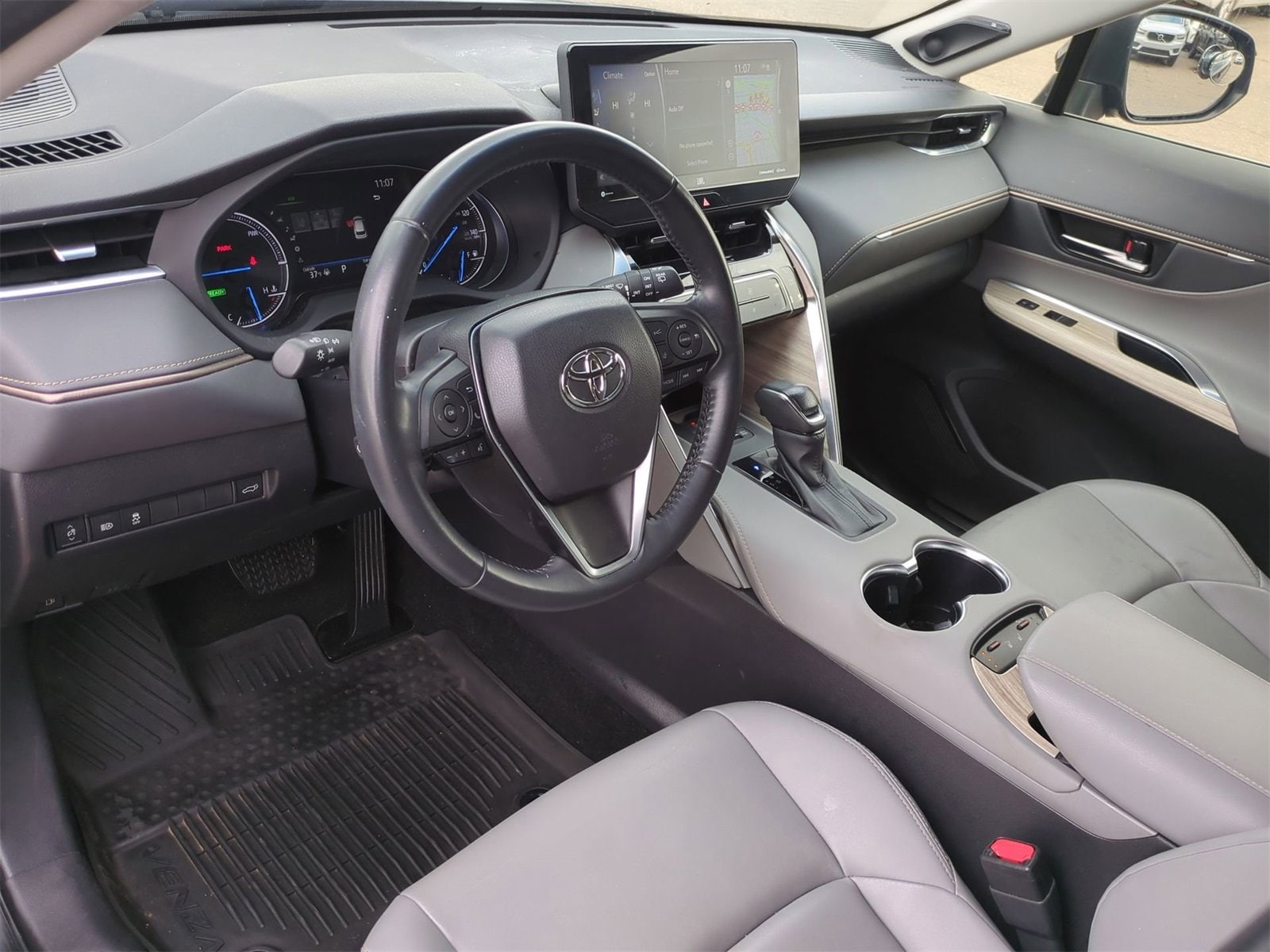 Thumbnail: 2022 Toyota Venza - 10