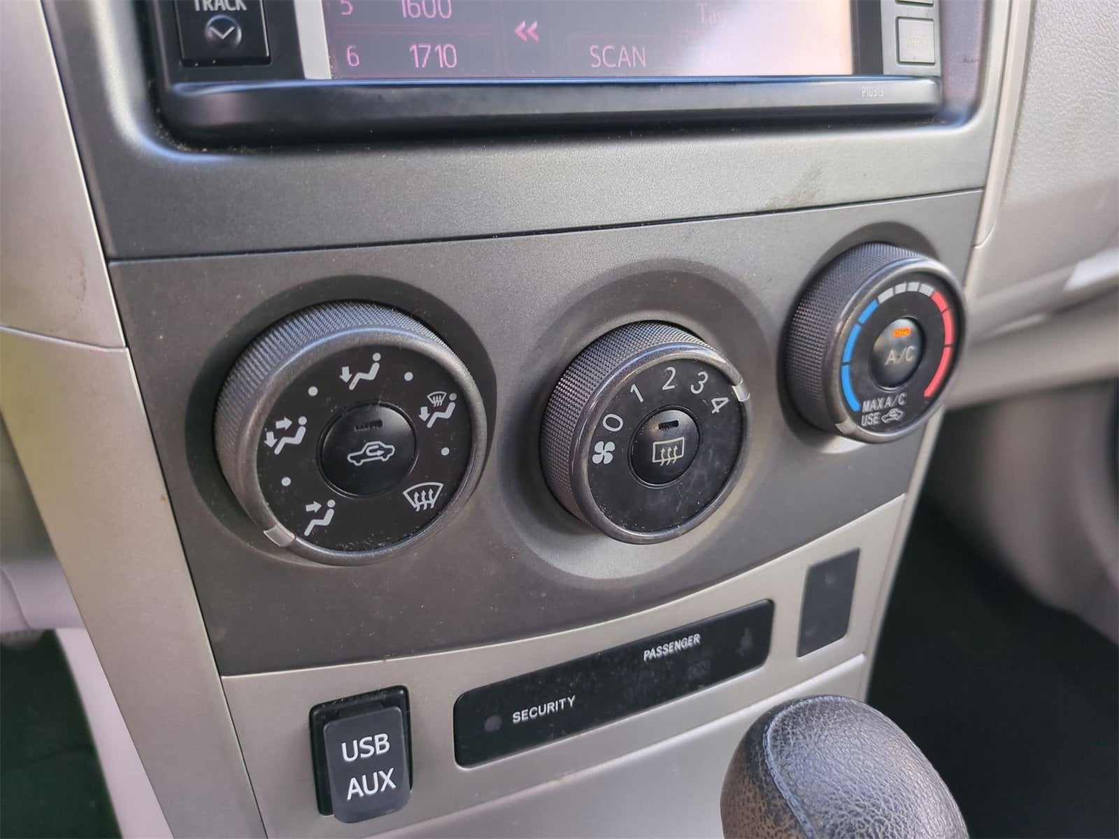Thumbnail: 2012 Toyota Corolla - 28