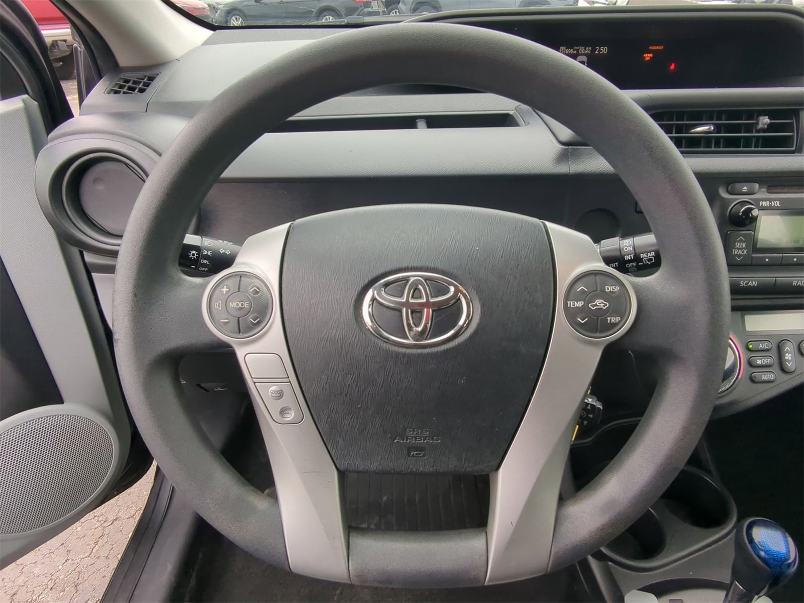 Thumbnail: 2014 Toyota Prius c - 29
