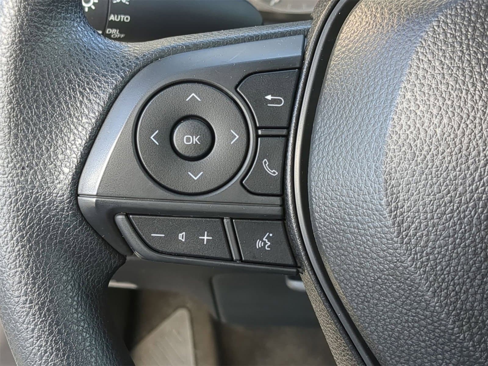 Thumbnail: 2025 Toyota Corolla - 29