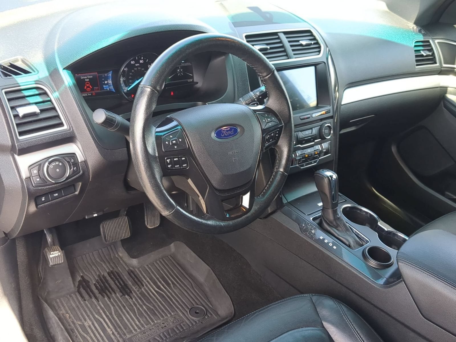 Thumbnail: 2017 Ford Explorer - 10