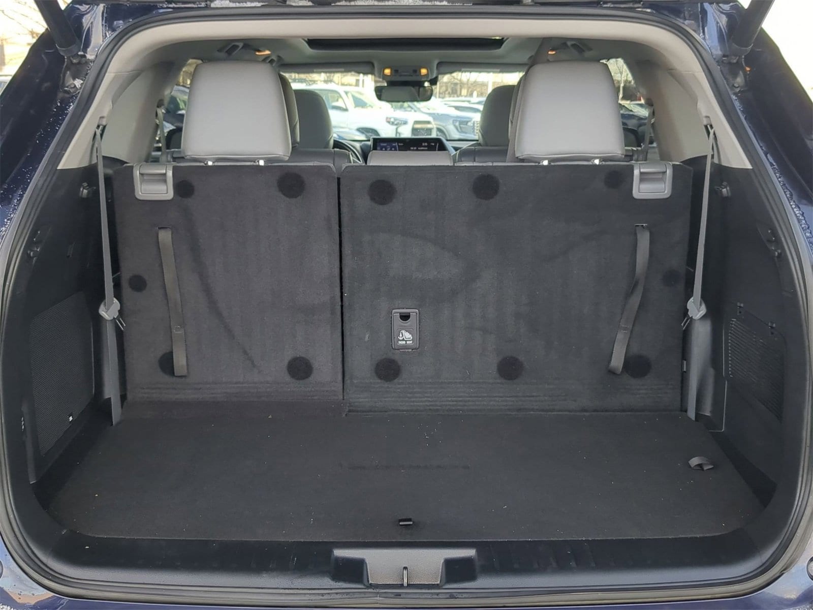 Thumbnail: 2022 Toyota Highlander - 36