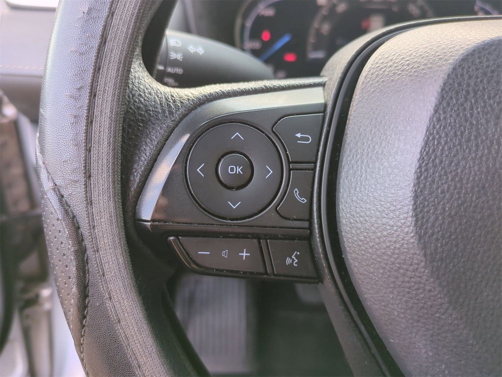 Thumbnail: 2024 Toyota RAV4 - 23