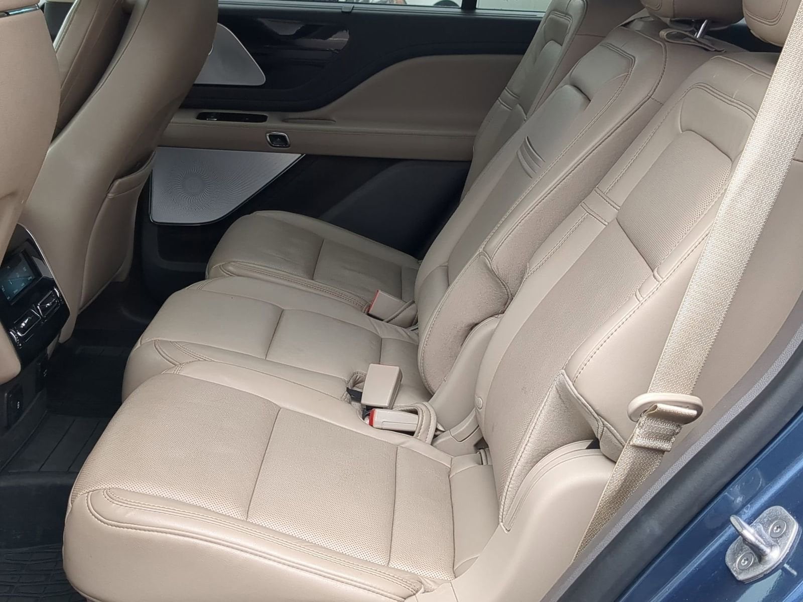 Thumbnail: 2020 Lincoln Aviator - 18