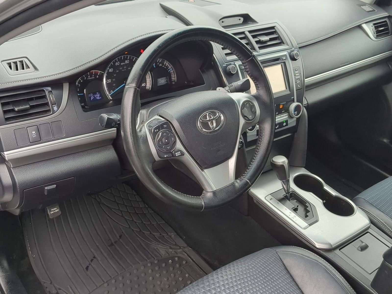 Thumbnail: 2014 Toyota Camry - 10