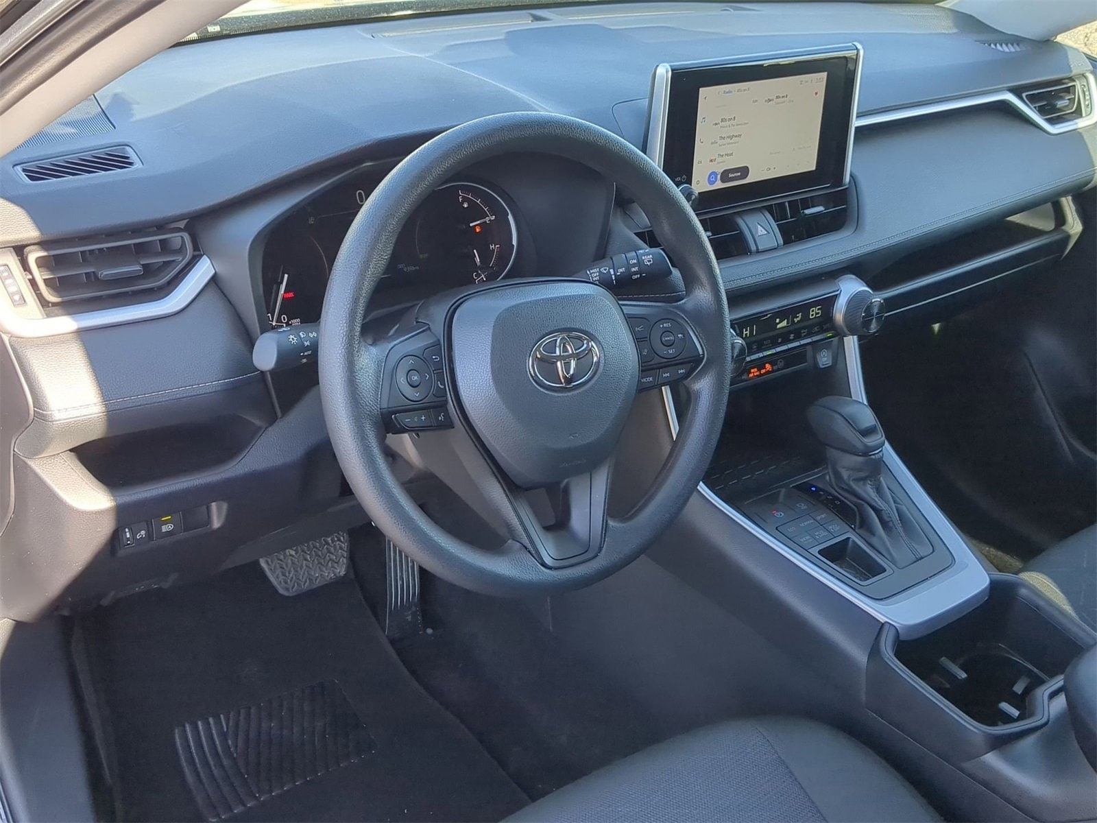 Thumbnail: 2024 Toyota RAV4 - 10