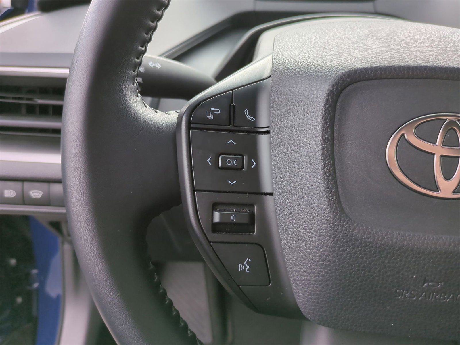 Thumbnail: 2023 Toyota Prius - 21