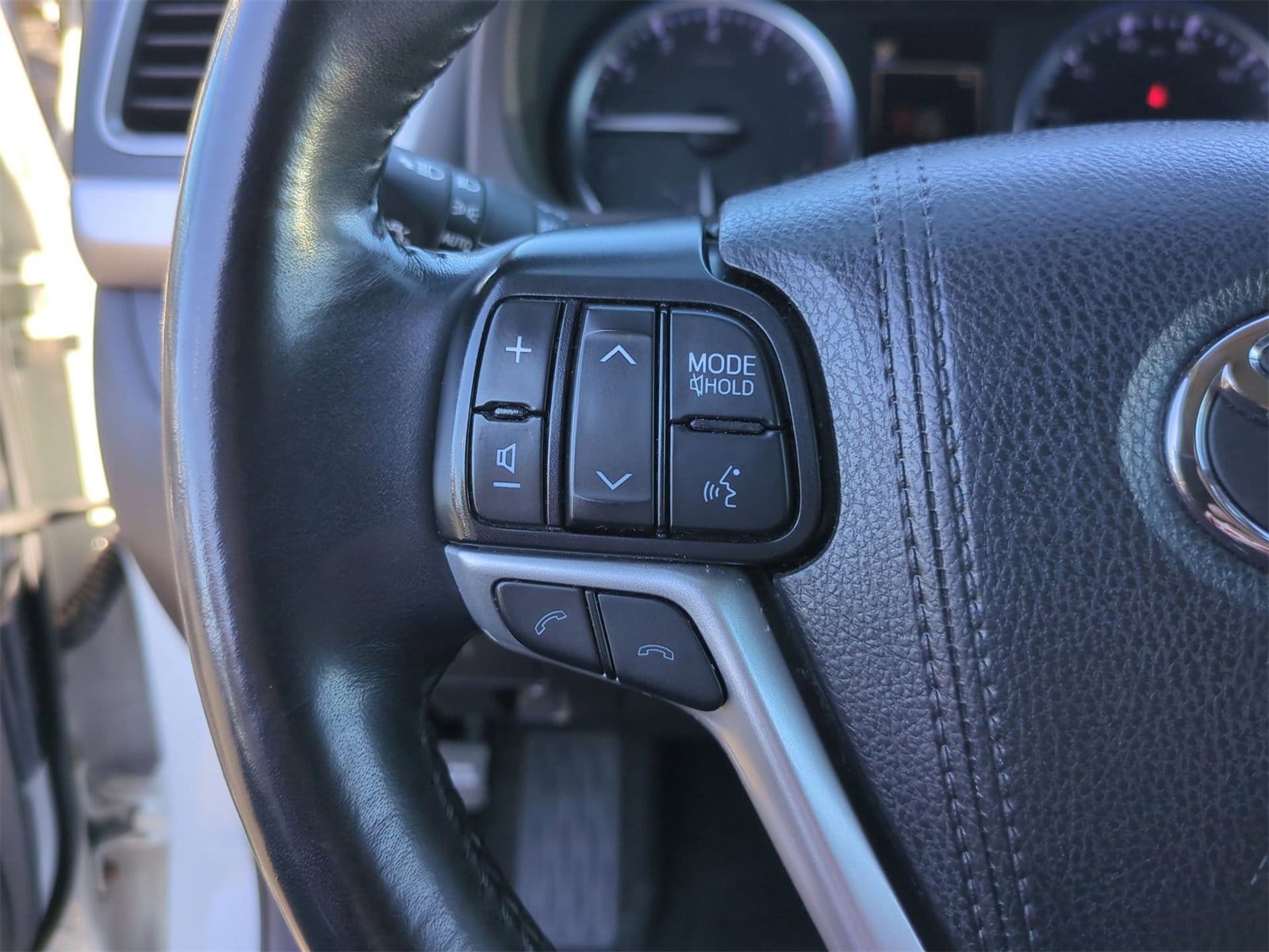 Thumbnail: 2019 Toyota Highlander - 24