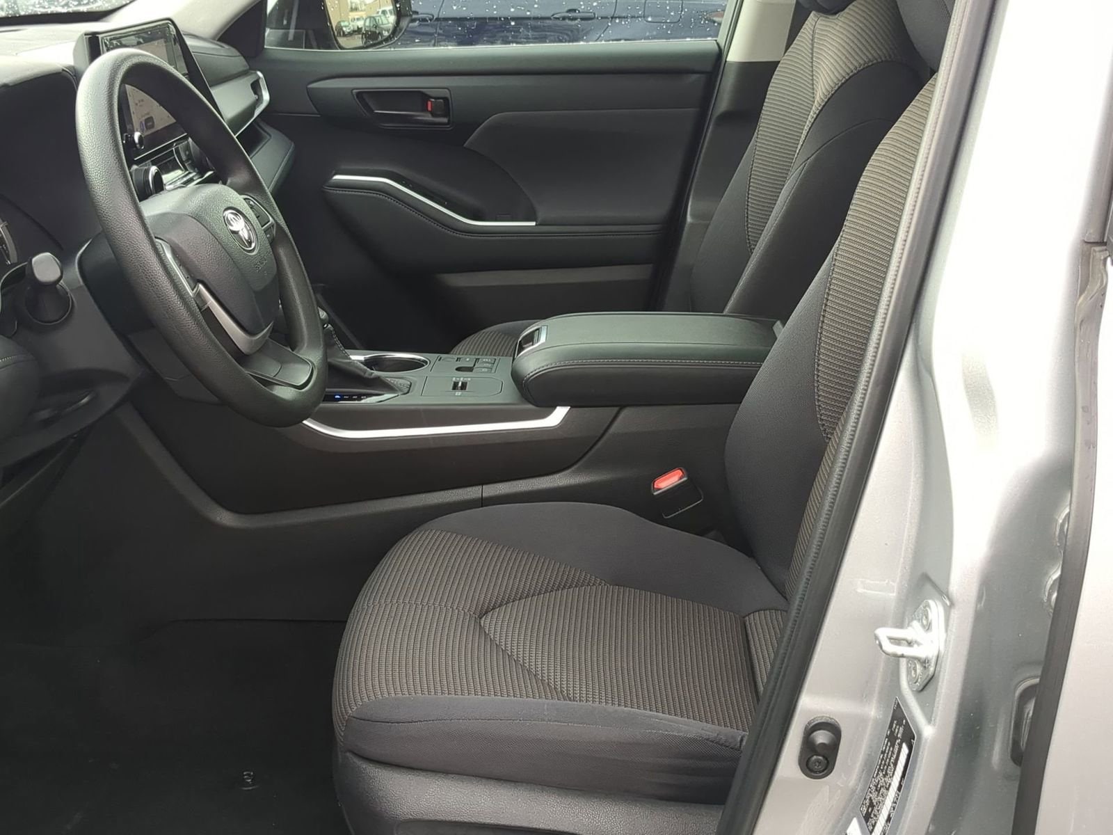 Thumbnail: 2023 Toyota Highlander - 16