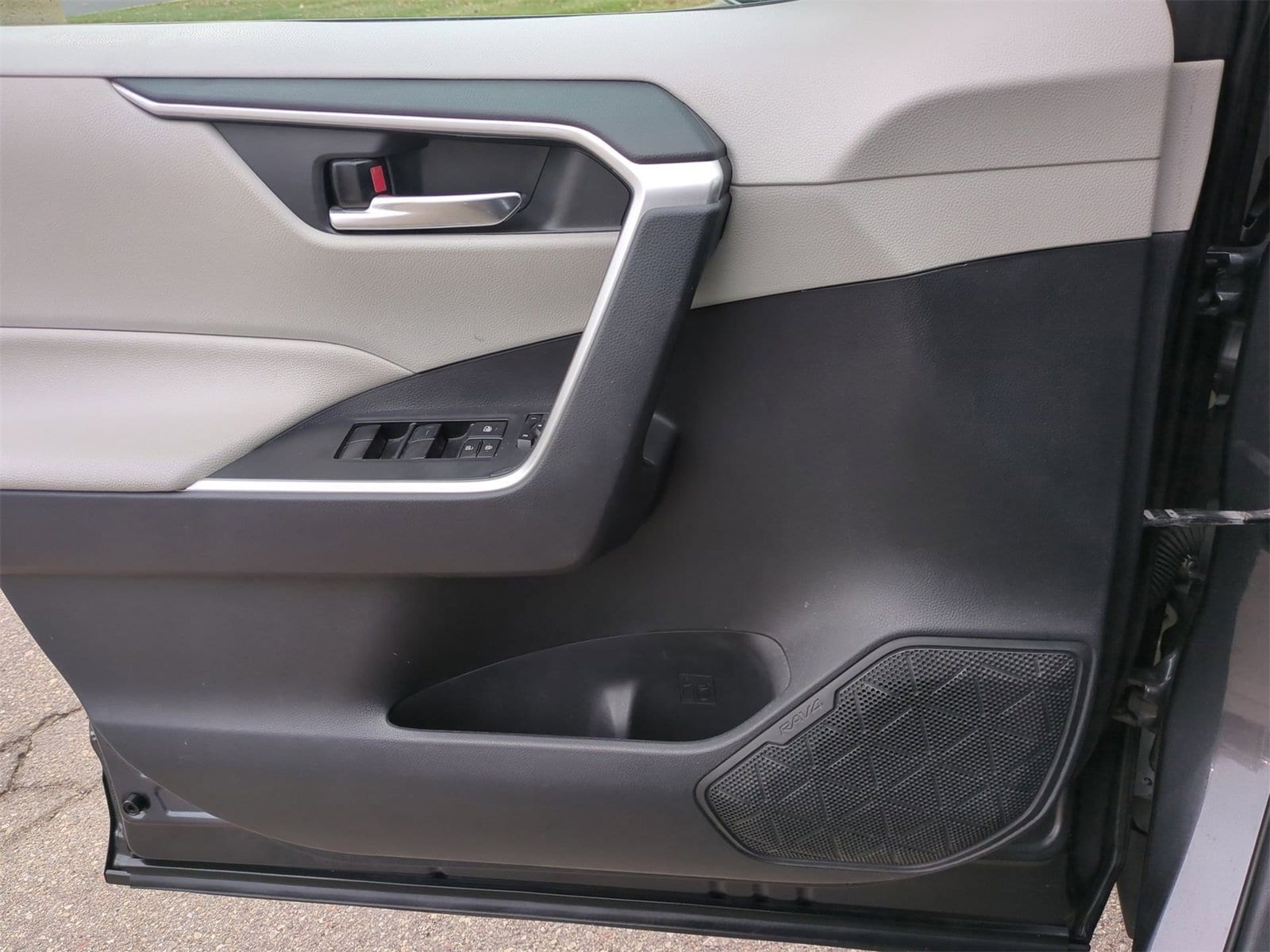 Thumbnail: 2019 Toyota RAV4 - 30