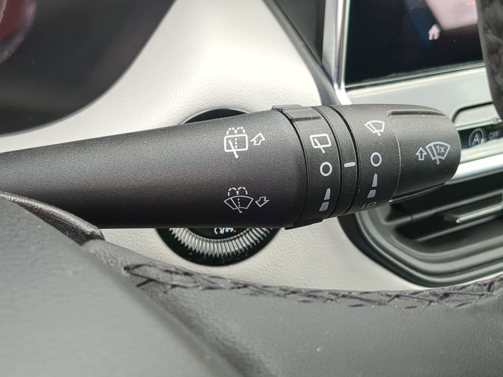 Thumbnail: 2023 Jeep Compass - 25