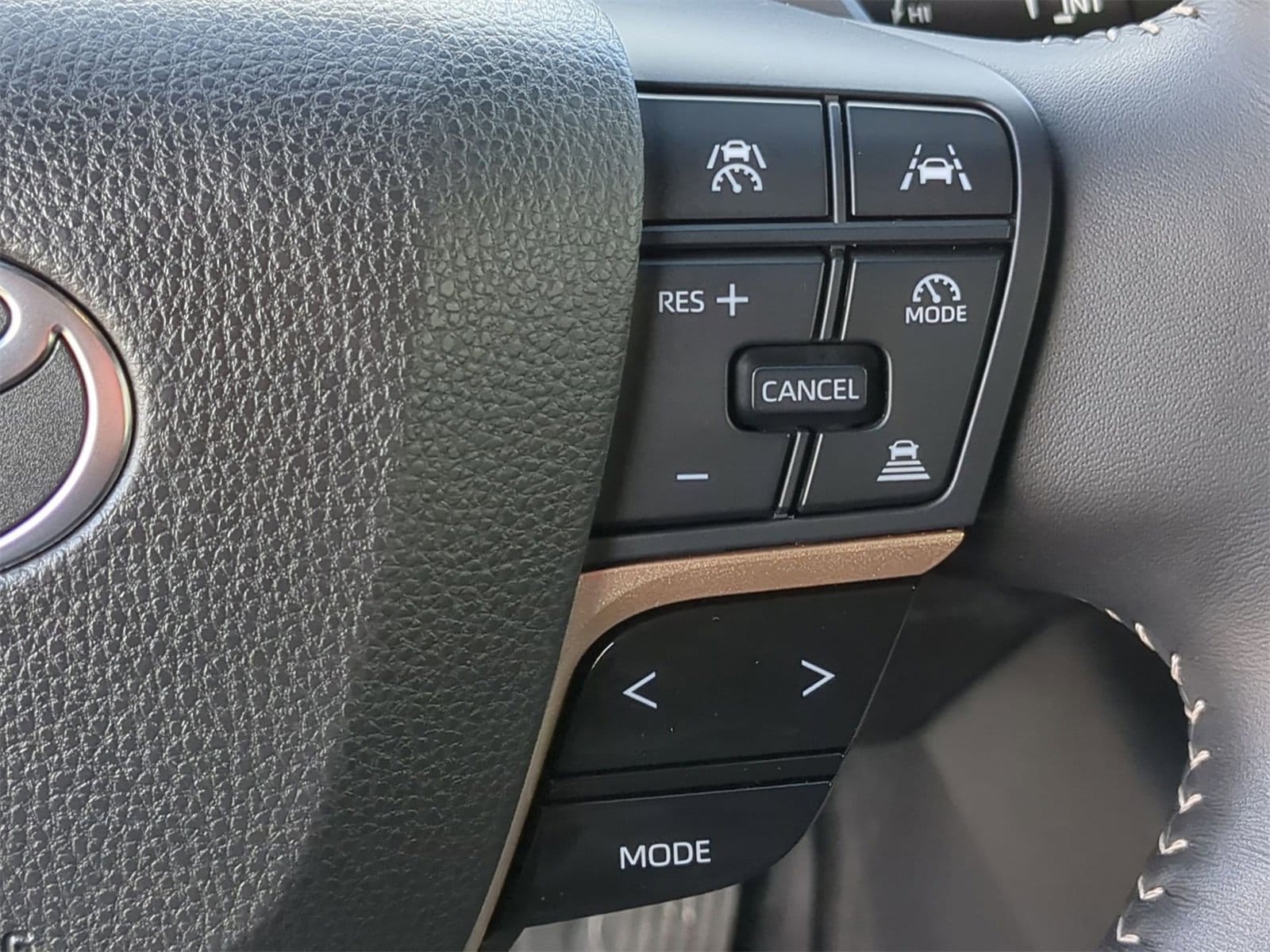 Thumbnail: 2025 Toyota Crown Signia - 31