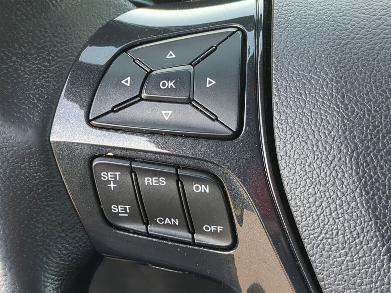 Thumbnail: 2017 Ford Explorer - 30