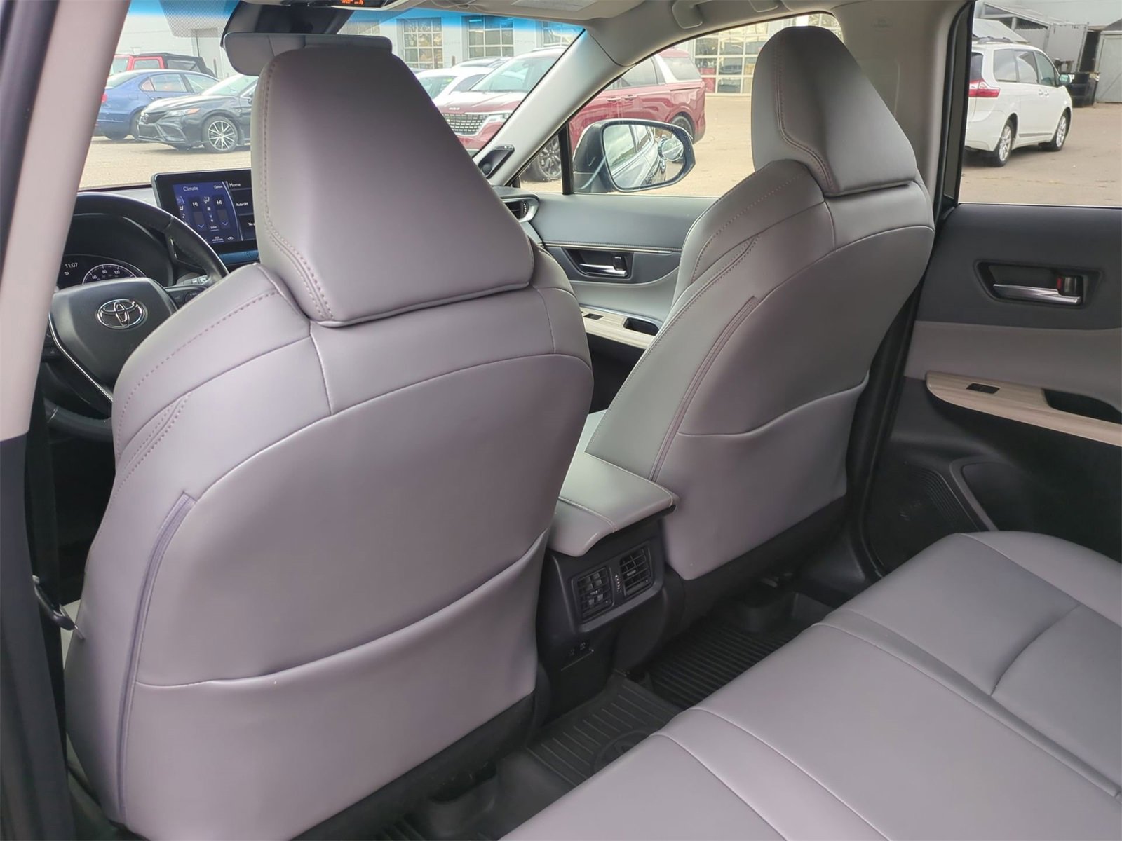 Thumbnail: 2022 Toyota Venza - 17