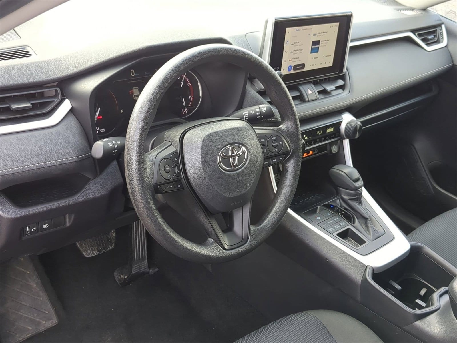 Thumbnail: 2025 Toyota RAV4 - 10