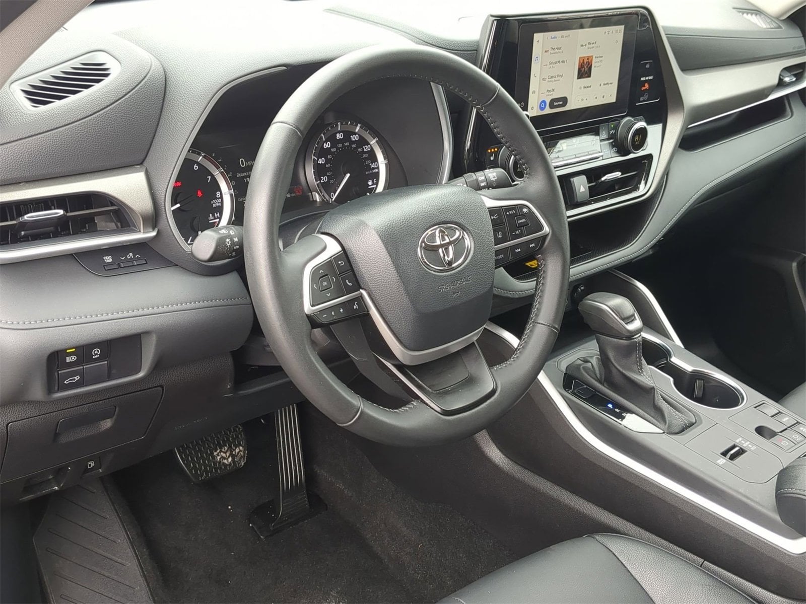 Thumbnail: 2025 Toyota Highlander - 10