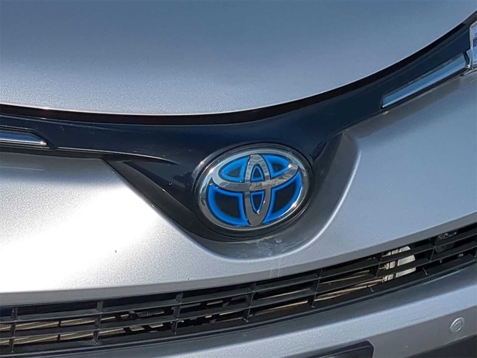 Thumbnail: 2018 Toyota RAV4 - 19