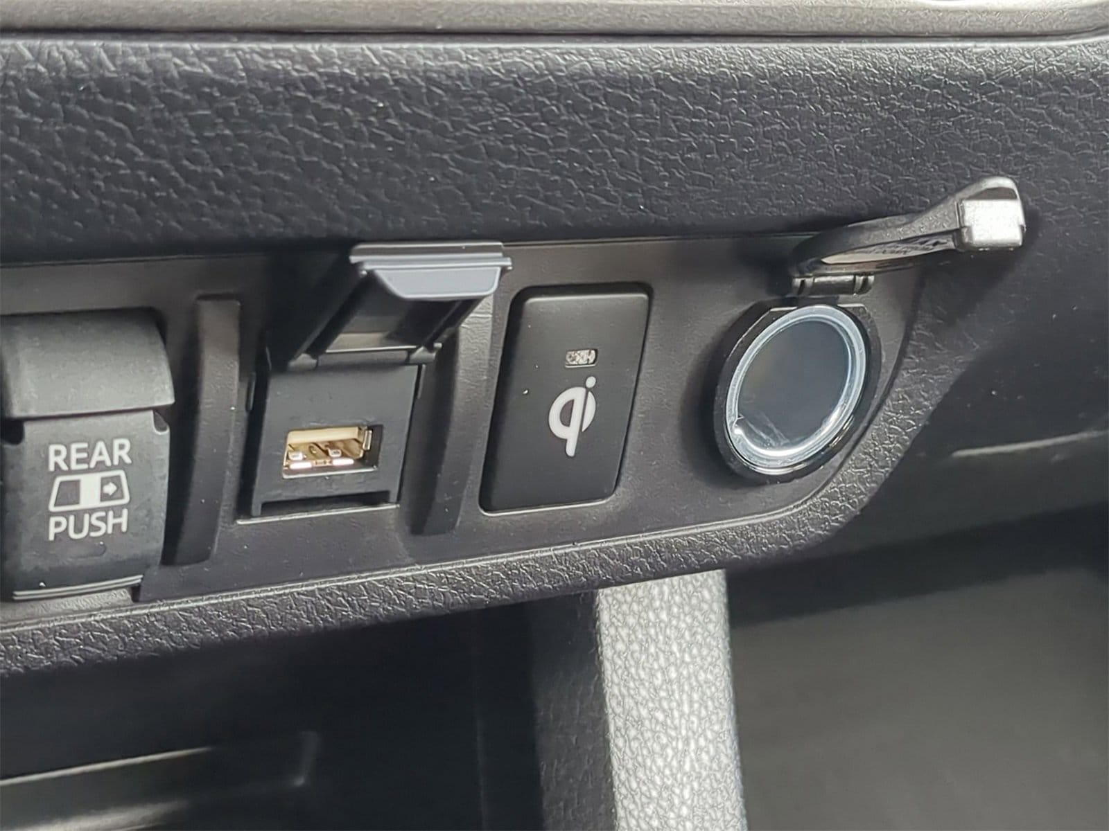 Thumbnail: 2023 Toyota Tacoma - 32