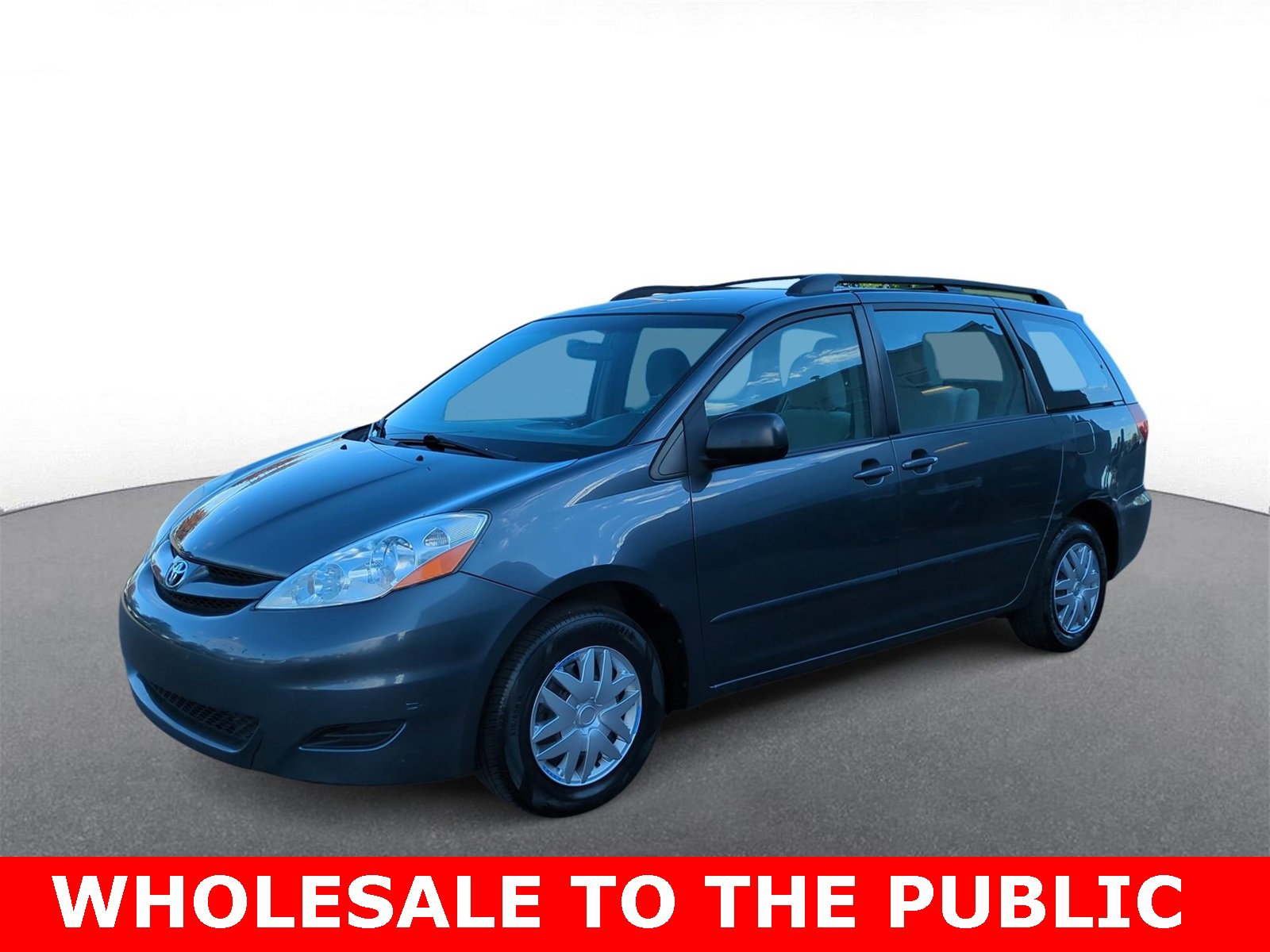 Thumbnail: 2010 Toyota Sienna - 4