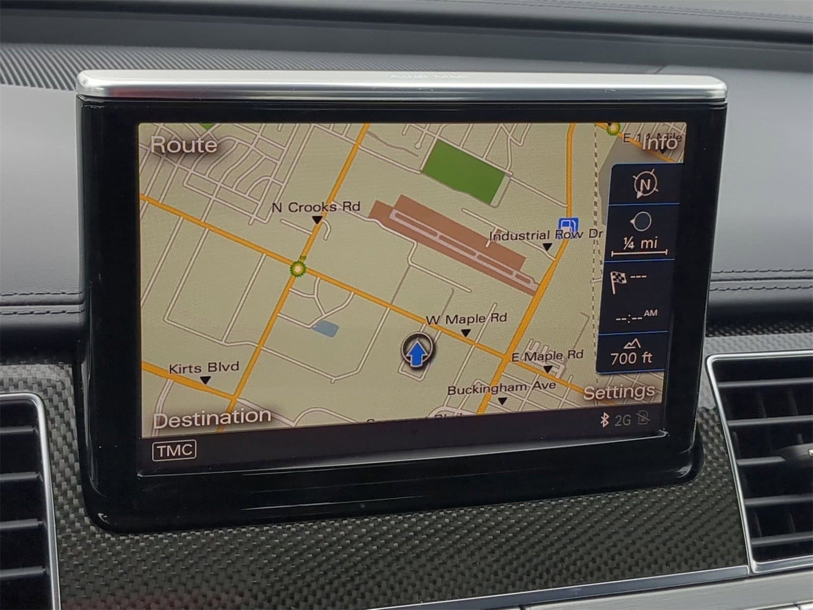 Thumbnail: 2013 Audi S8 - 35