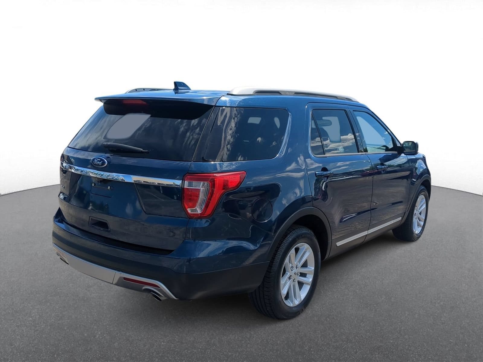 Thumbnail: 2017 Ford Explorer - 8