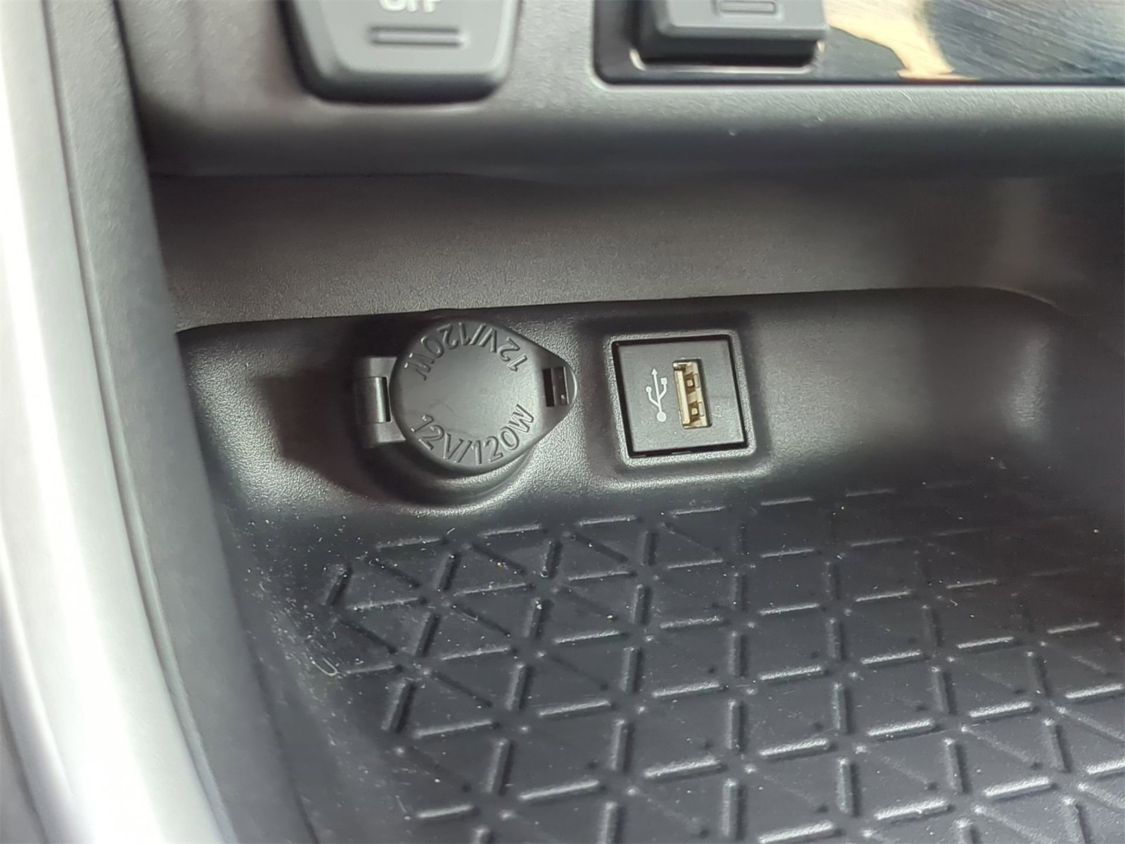 Thumbnail: 2025 Toyota RAV4 - 36