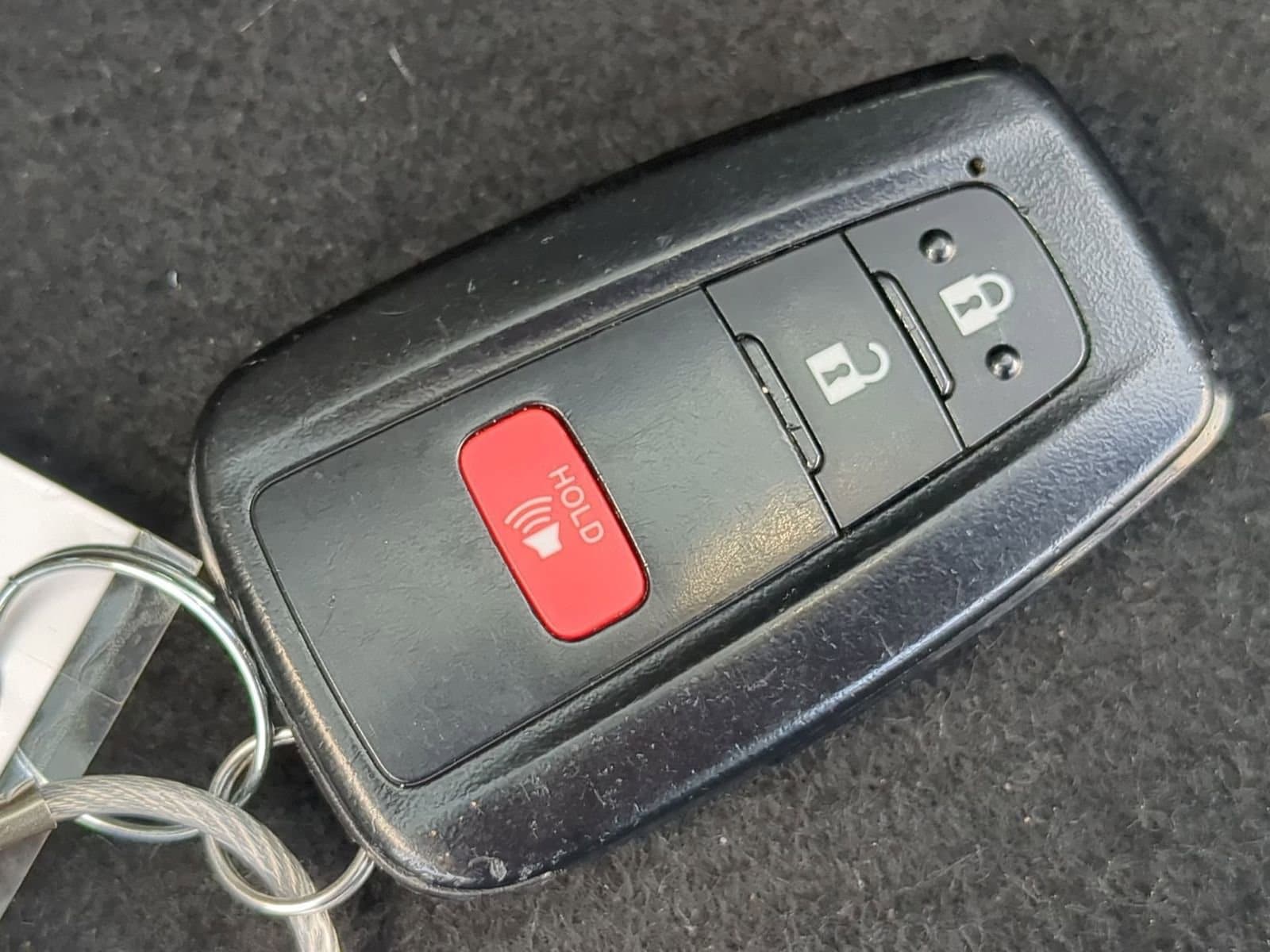 Thumbnail: 2025 Toyota RAV4 - 32