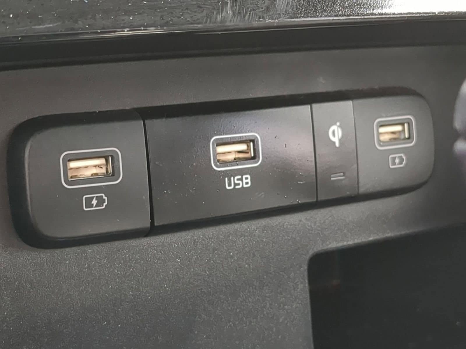 Thumbnail: 2024 Kia Carnival - 29