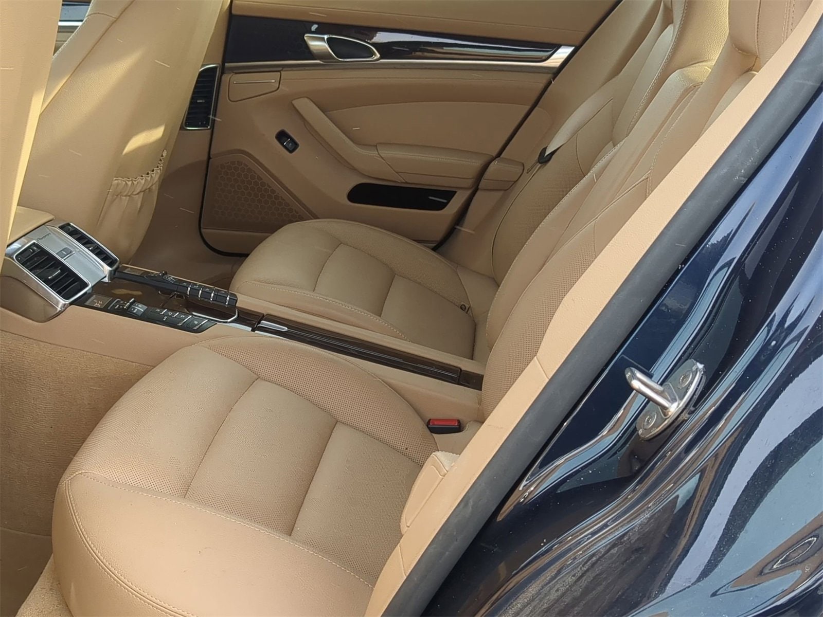 Thumbnail: 2015 Porsche Panamera - 20