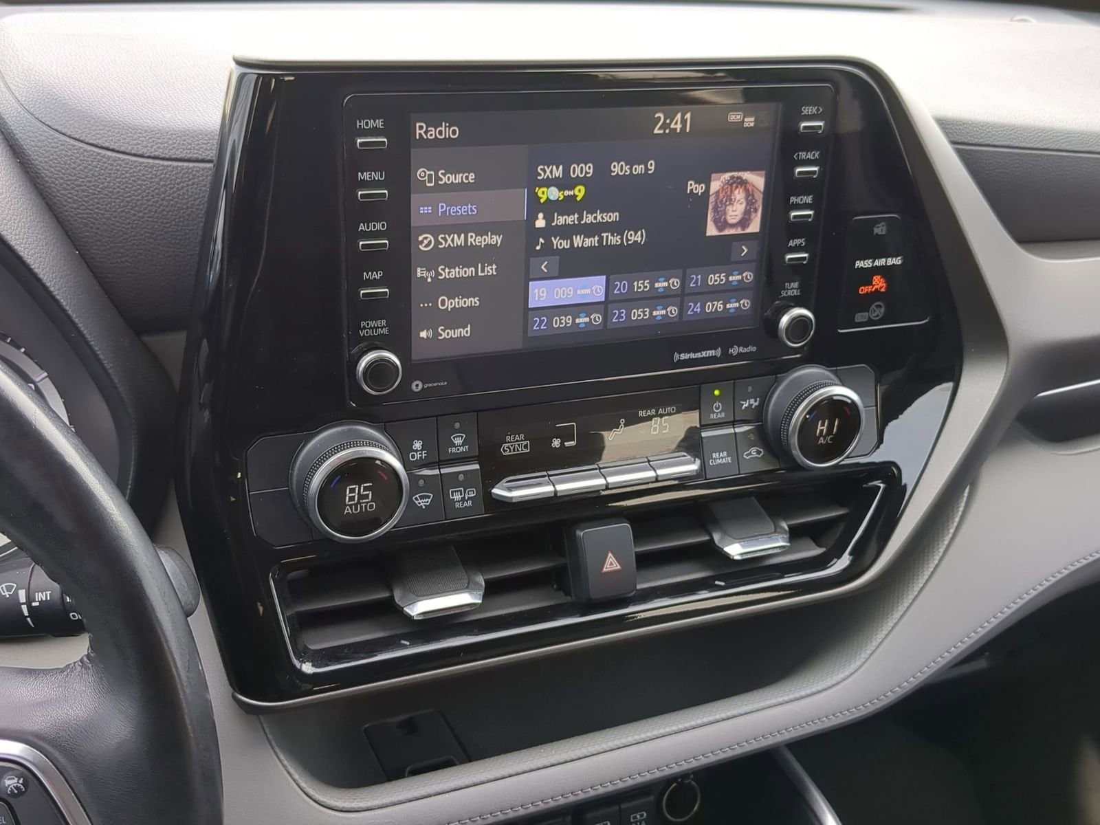 Thumbnail: 2021 Toyota Highlander - 36