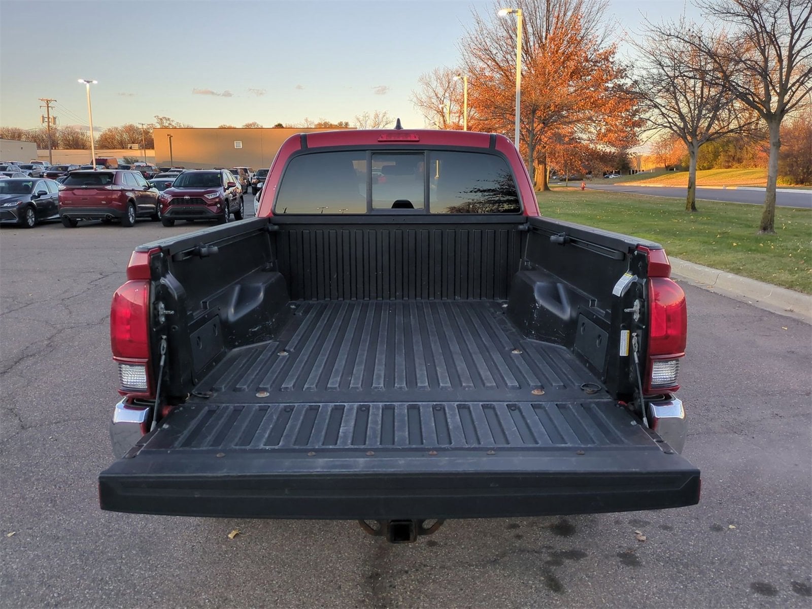 Thumbnail: 2018 Toyota Tacoma - 32