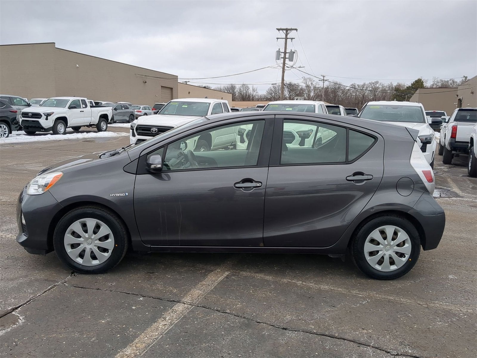Thumbnail: 2014 Toyota Prius c - 11