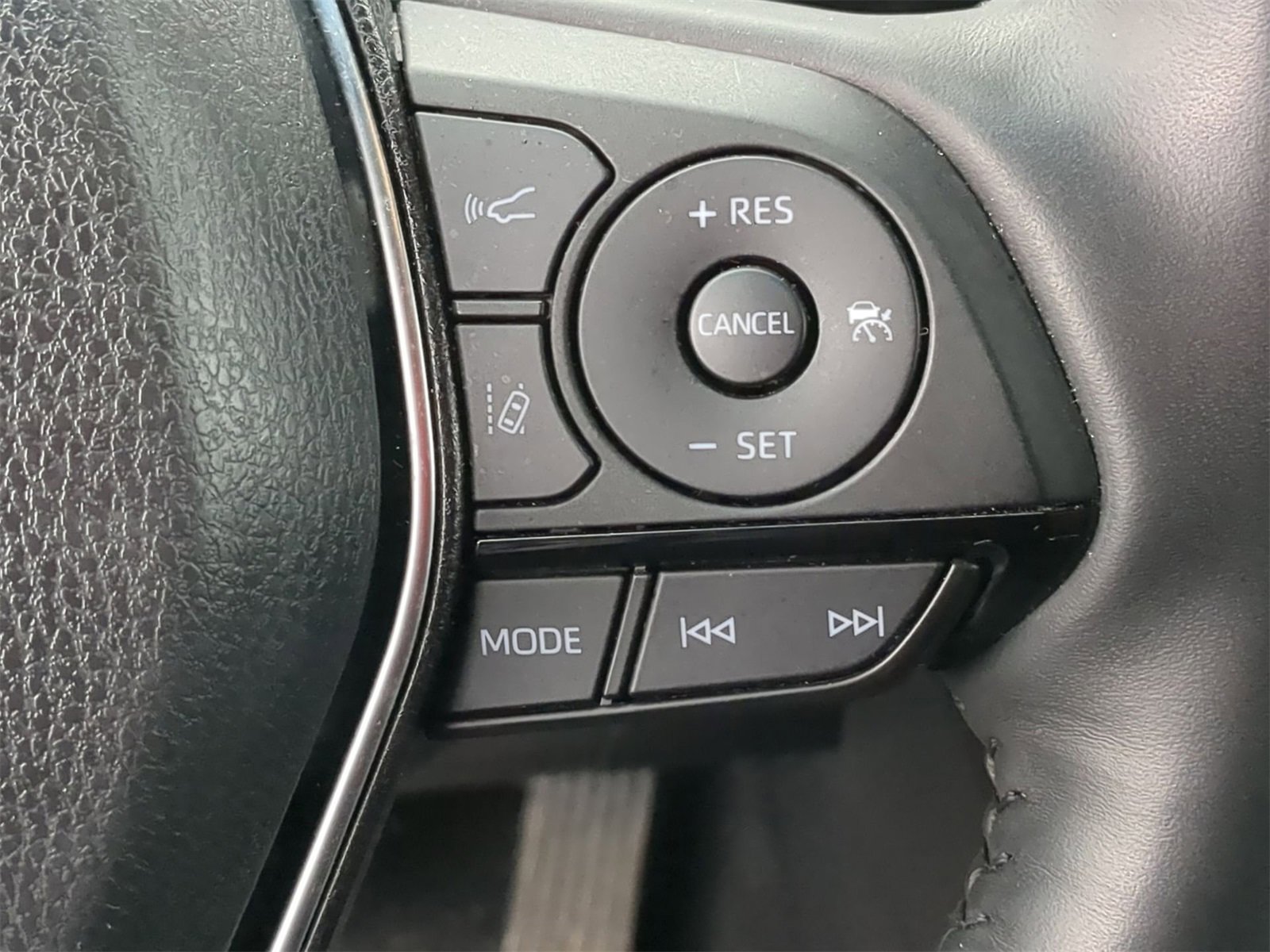 Thumbnail: 2024 Toyota Venza - 31