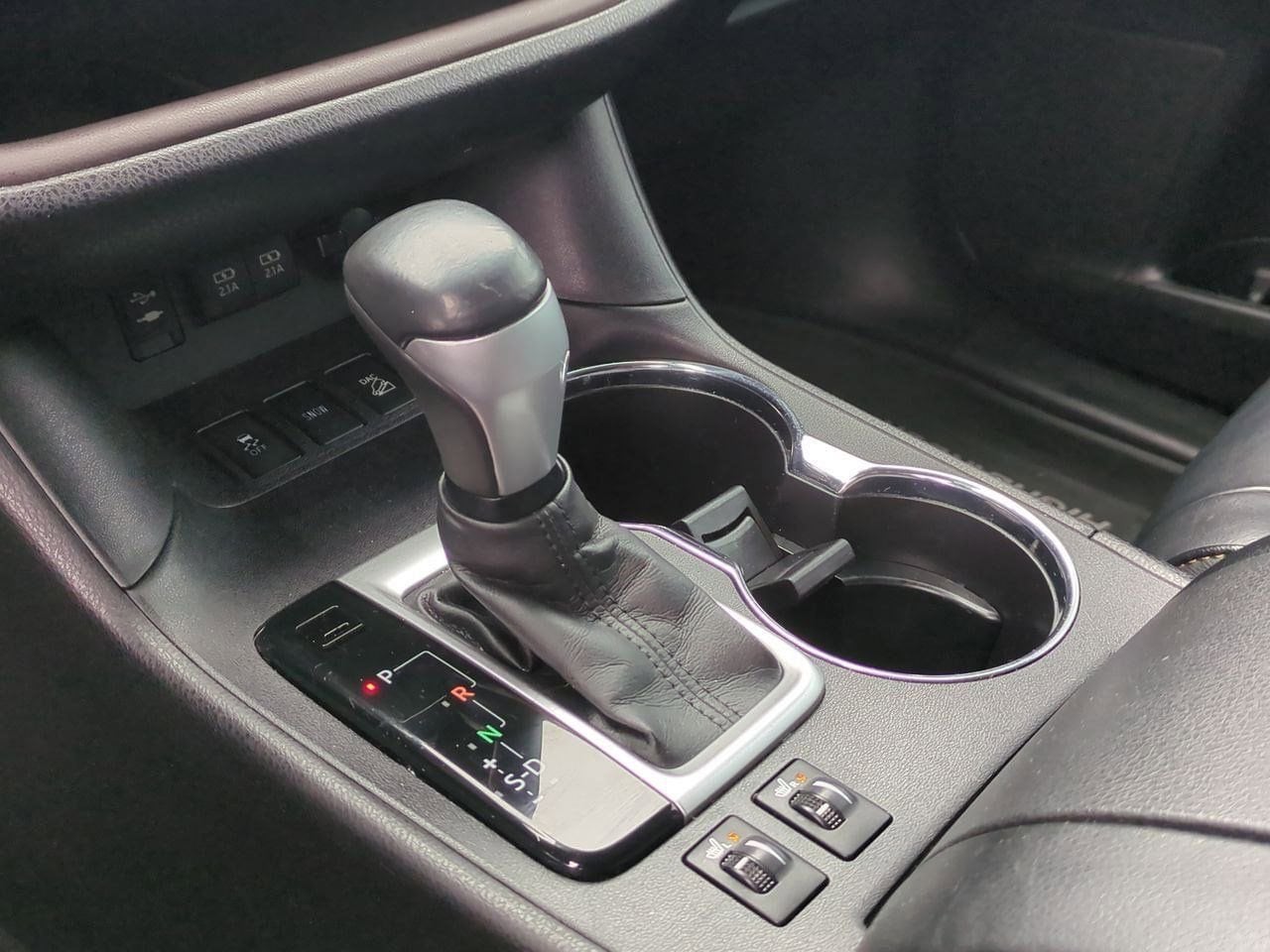 Thumbnail: 2017 Toyota Highlander - 32