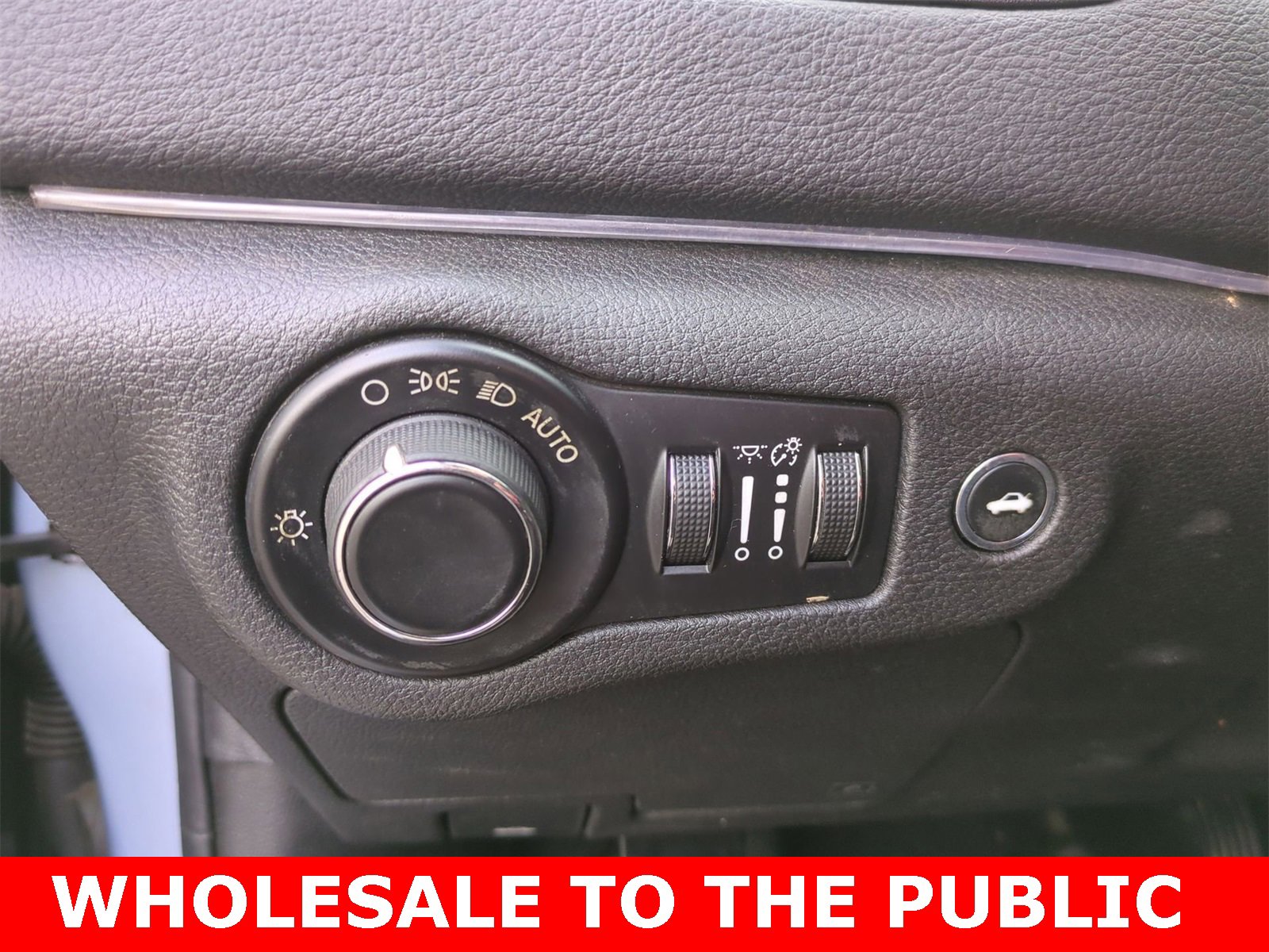 Thumbnail: 2015 Chrysler 200 - 26