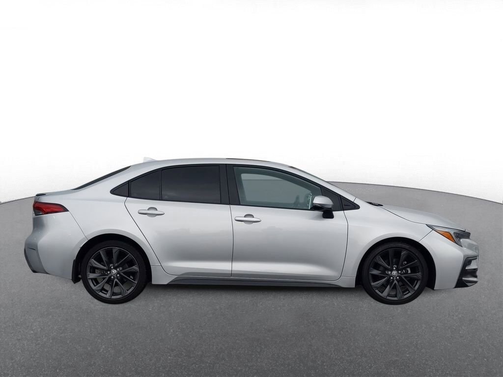 Thumbnail: 2024 Toyota Corolla - 9