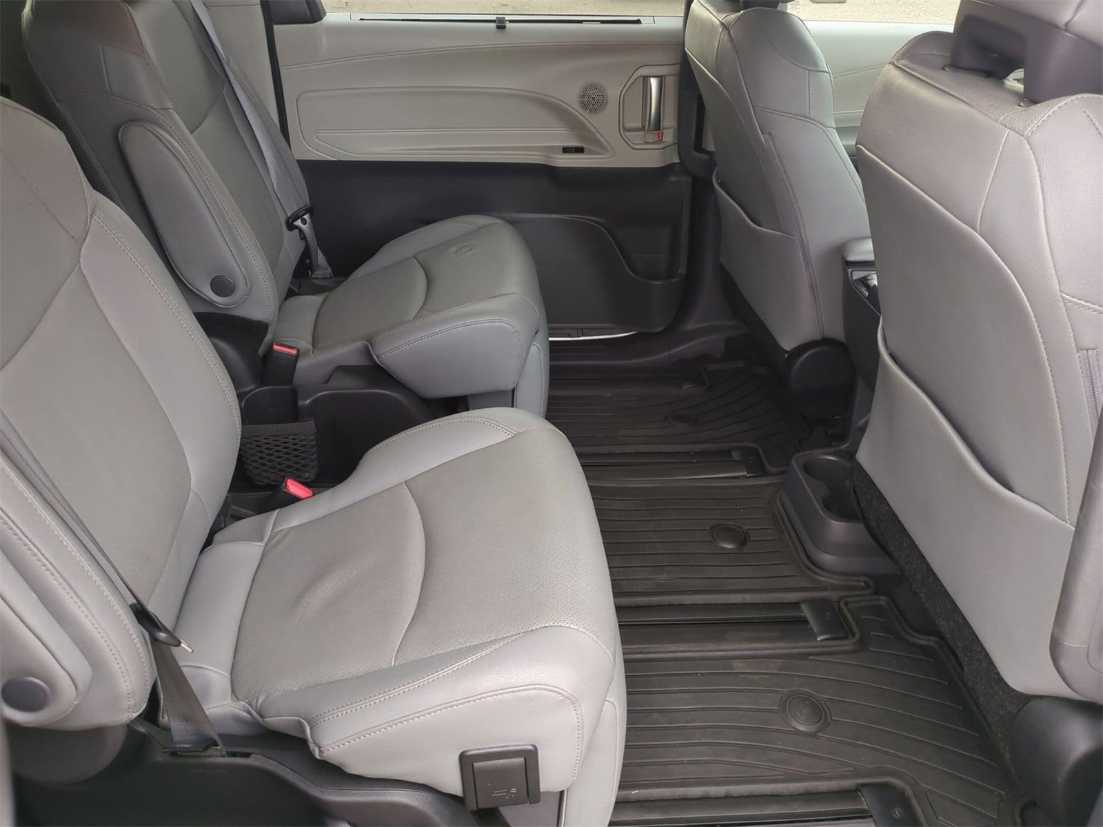 Thumbnail: 2024 Toyota Sienna - 20