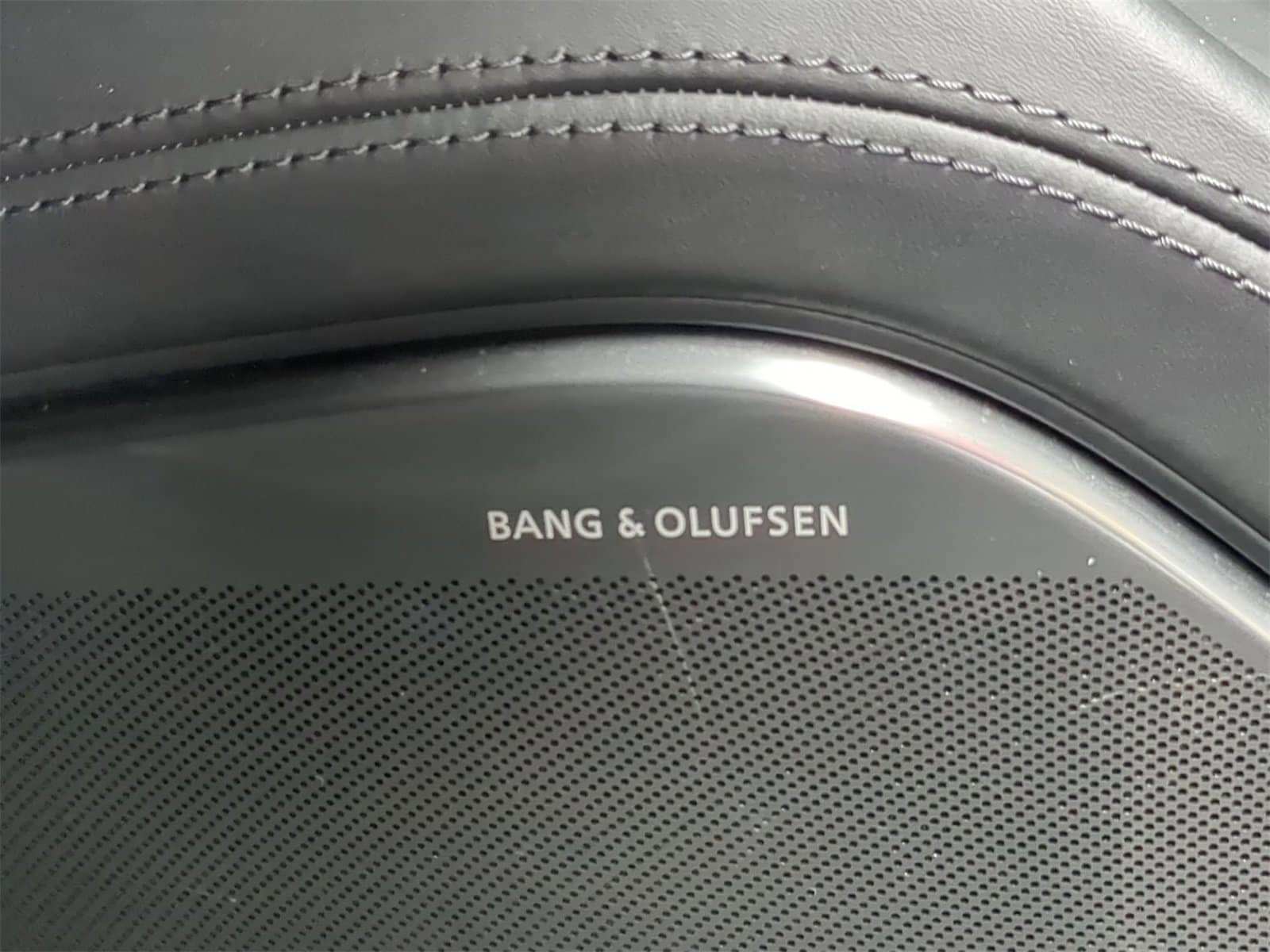 Thumbnail: 2013 Audi S8 - 37