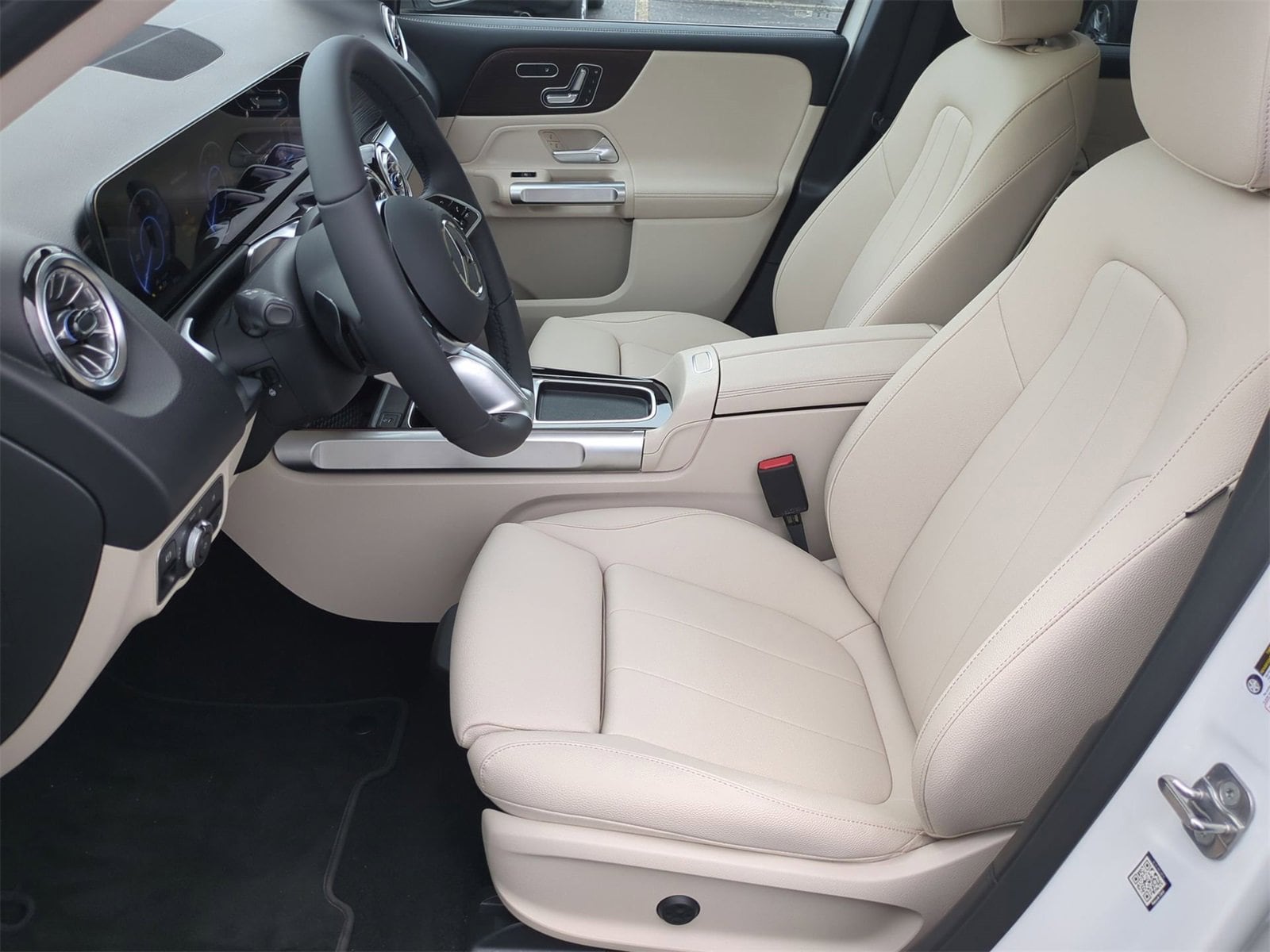 Thumbnail: 2025 Mercedes-Benz EQB - 16